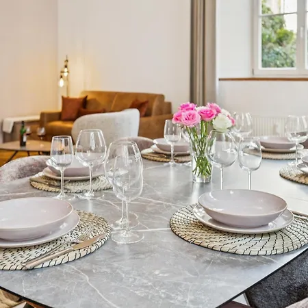 شقة Design Altstadt 100 Qm I 6 Gaeste I Parkplatz & 85