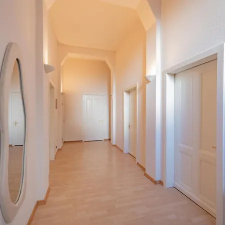 Design Altstadt 100 Qm I 6 Gaeste I Parkplatz & 85